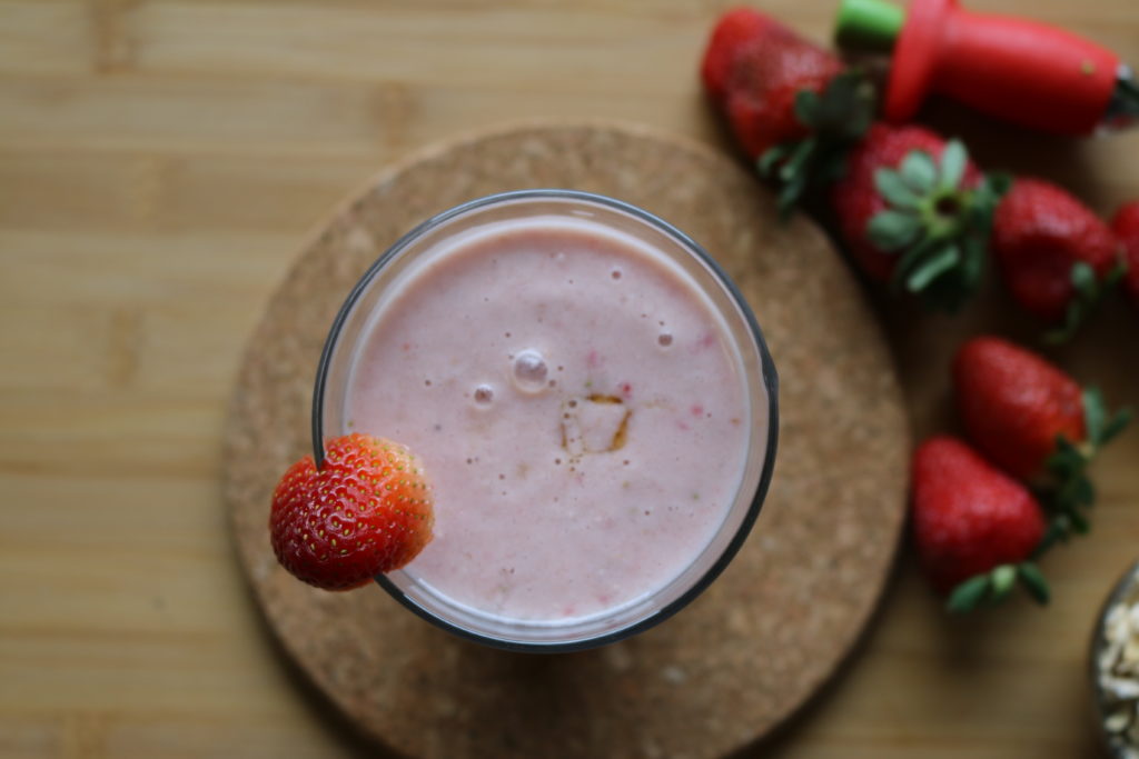 Banana Strawberry Oats Smoothie